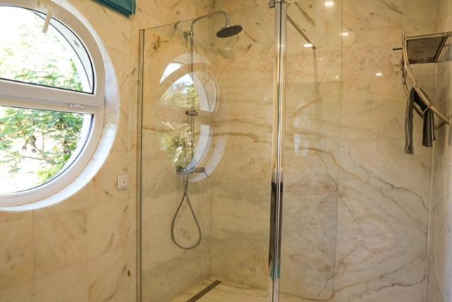 Edles Apartment In Architektenvilla Mit Grossem Pool, Sauna, Dachterrasse Und Malerischem Garten Pataias Buitenkant foto