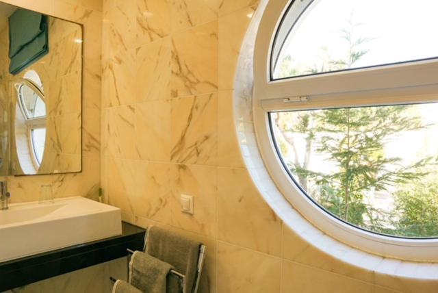 Edles Apartment In Architektenvilla Mit Grossem Pool, Sauna, Dachterrasse Und Malerischem Garten Pataias Buitenkant foto